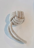 Load image into Gallery viewer, Livora - Tug en corde de chanvre avec poignées et balle, tressé et résistant Livora